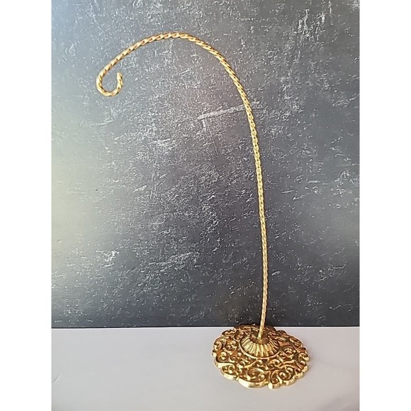 Eggspressions Gold Tone Hook - Picture 4 of 10